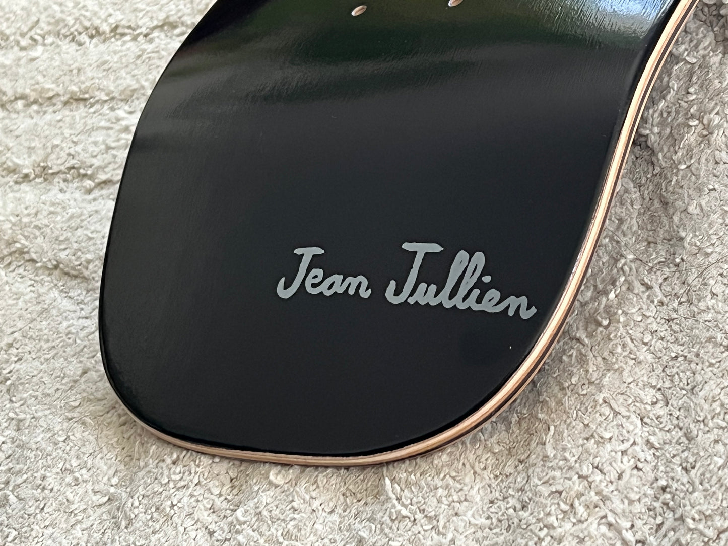 ジャン・ジュリアン「テイクオフ」スケートボード