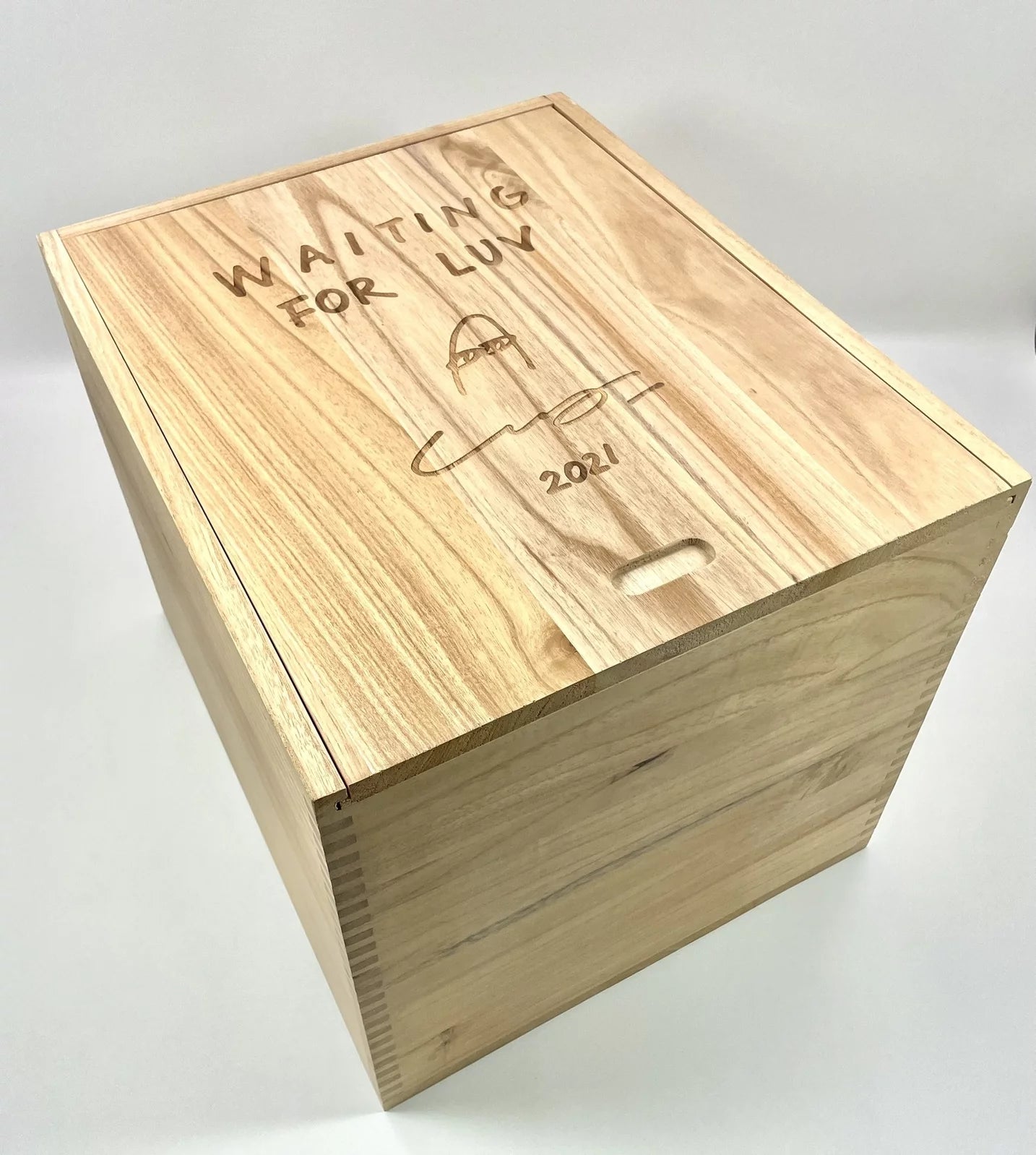 Sculpture de Ly - En attendant l'amour