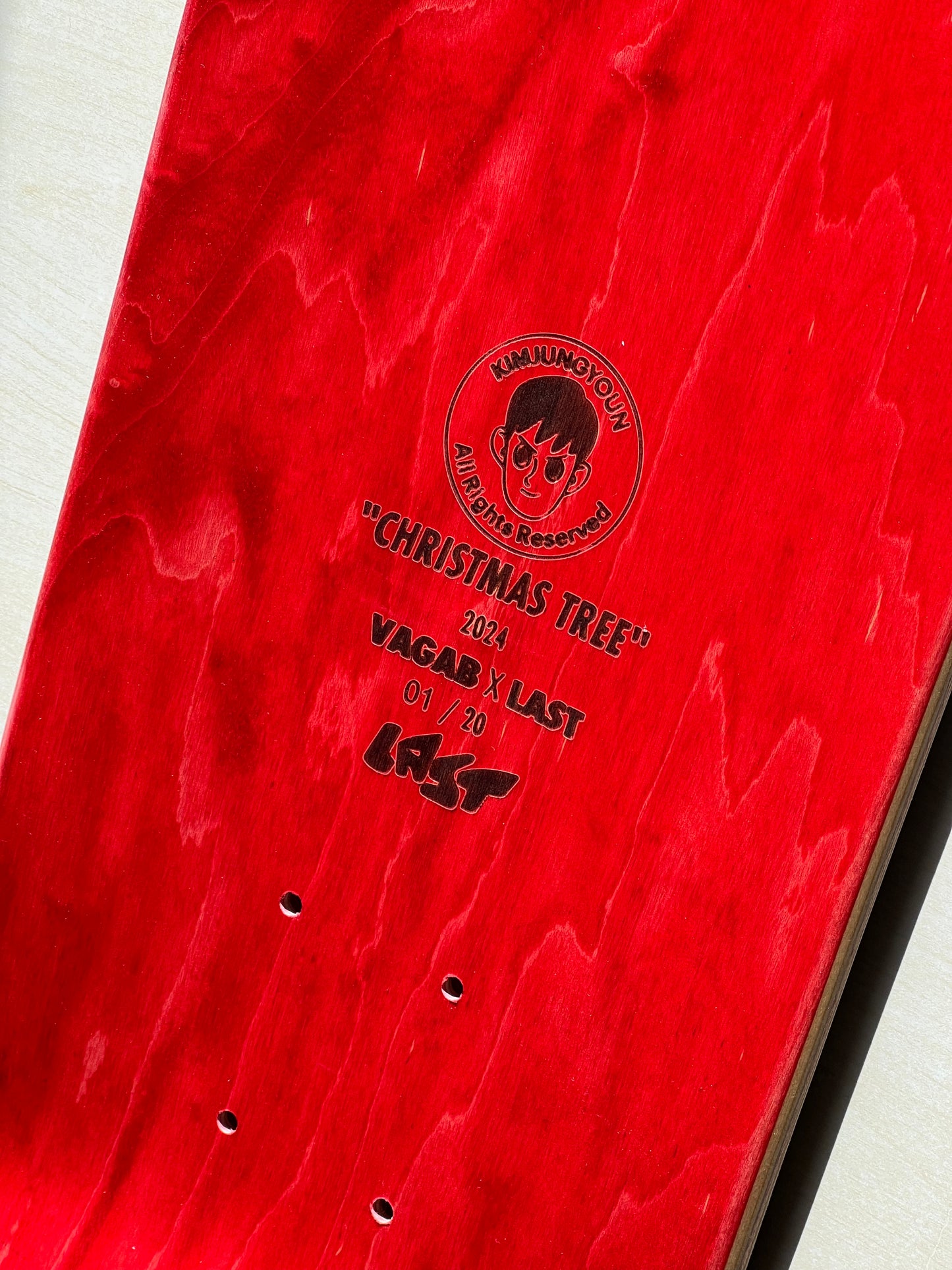 Sapin de Noël de Kim Jungyoun - 1 skateboard