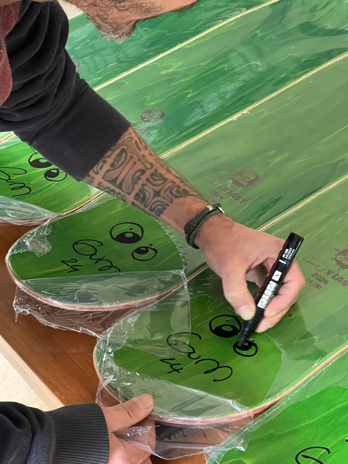 BISHOP PARIGO「ビッシュボード」 - スケートボード 1 台