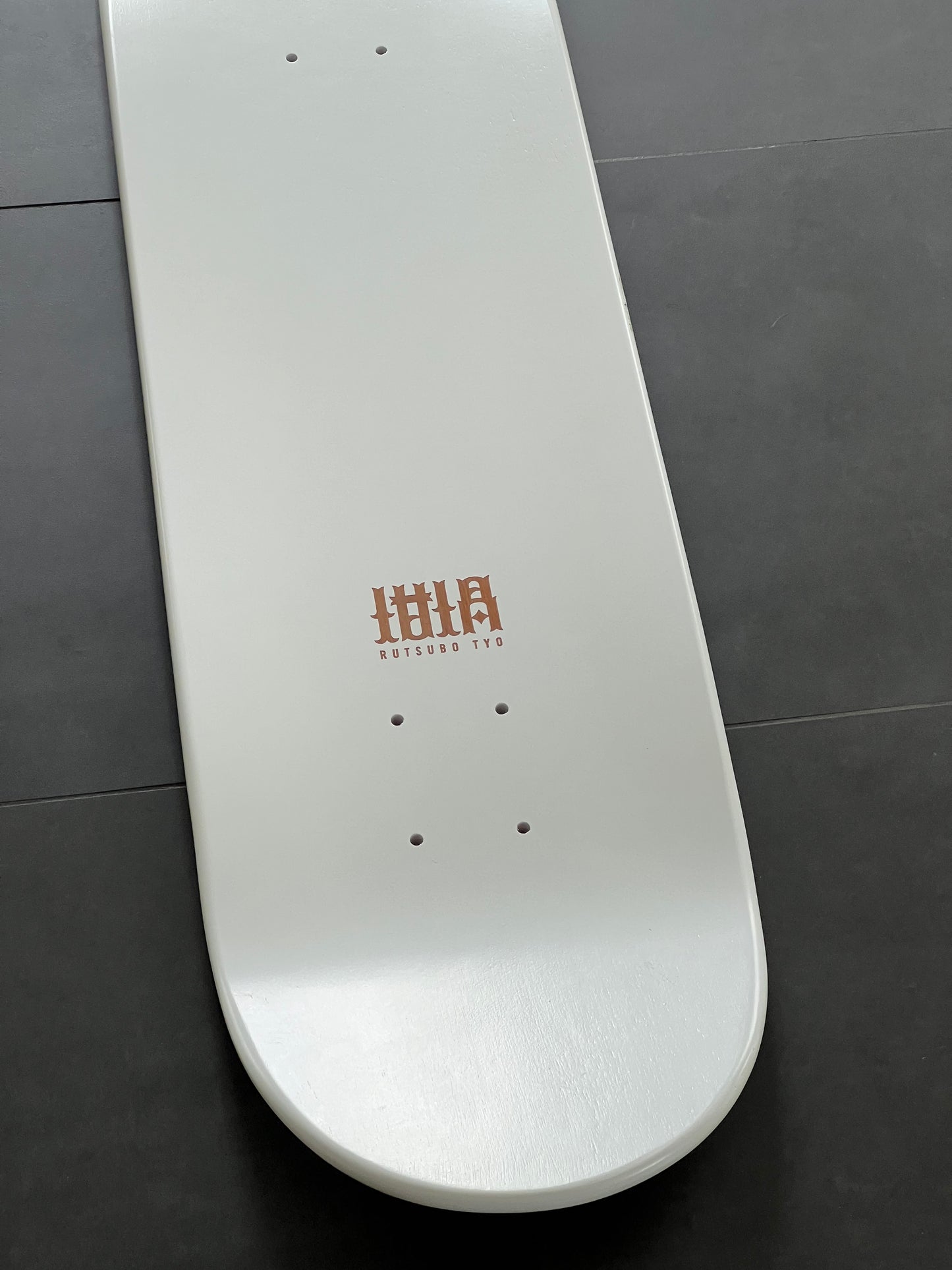 Jean Jullien « Rutsubo Tyo »skateboard
