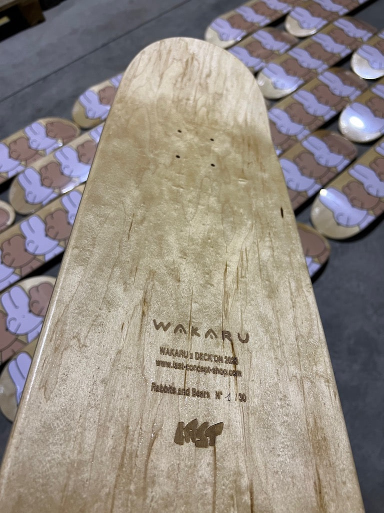 WAKARU "Lapins et Ours" - Deck'On - 1 skateboard + 2 peluches