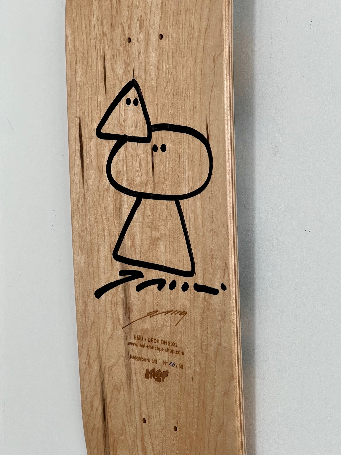ÉMU SIGNÉ Neighbours n•4 - Deck'On - 1 skateboard