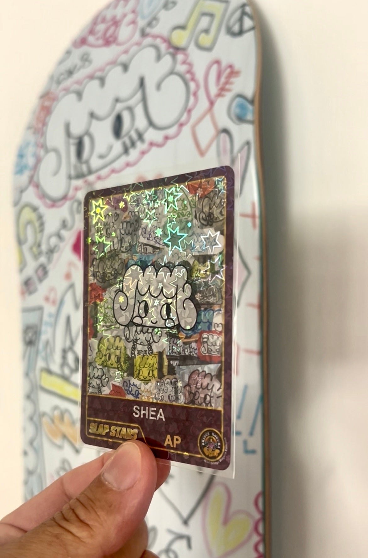 .SHEA - ensemble avec skateboard + goodies