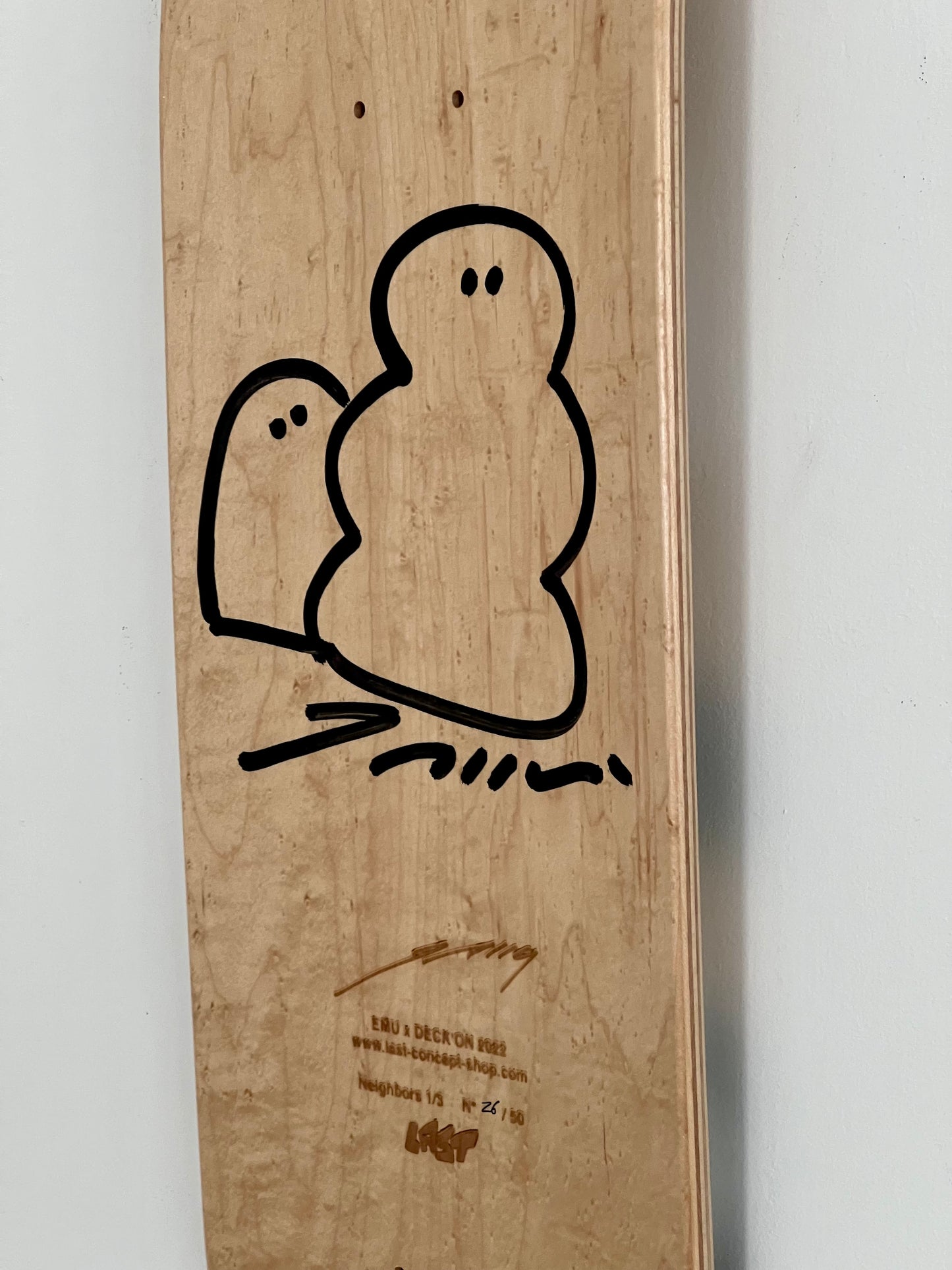 ÉMU SIGNÉ Neighbours n•3 - Deck'On - 1 skateboard