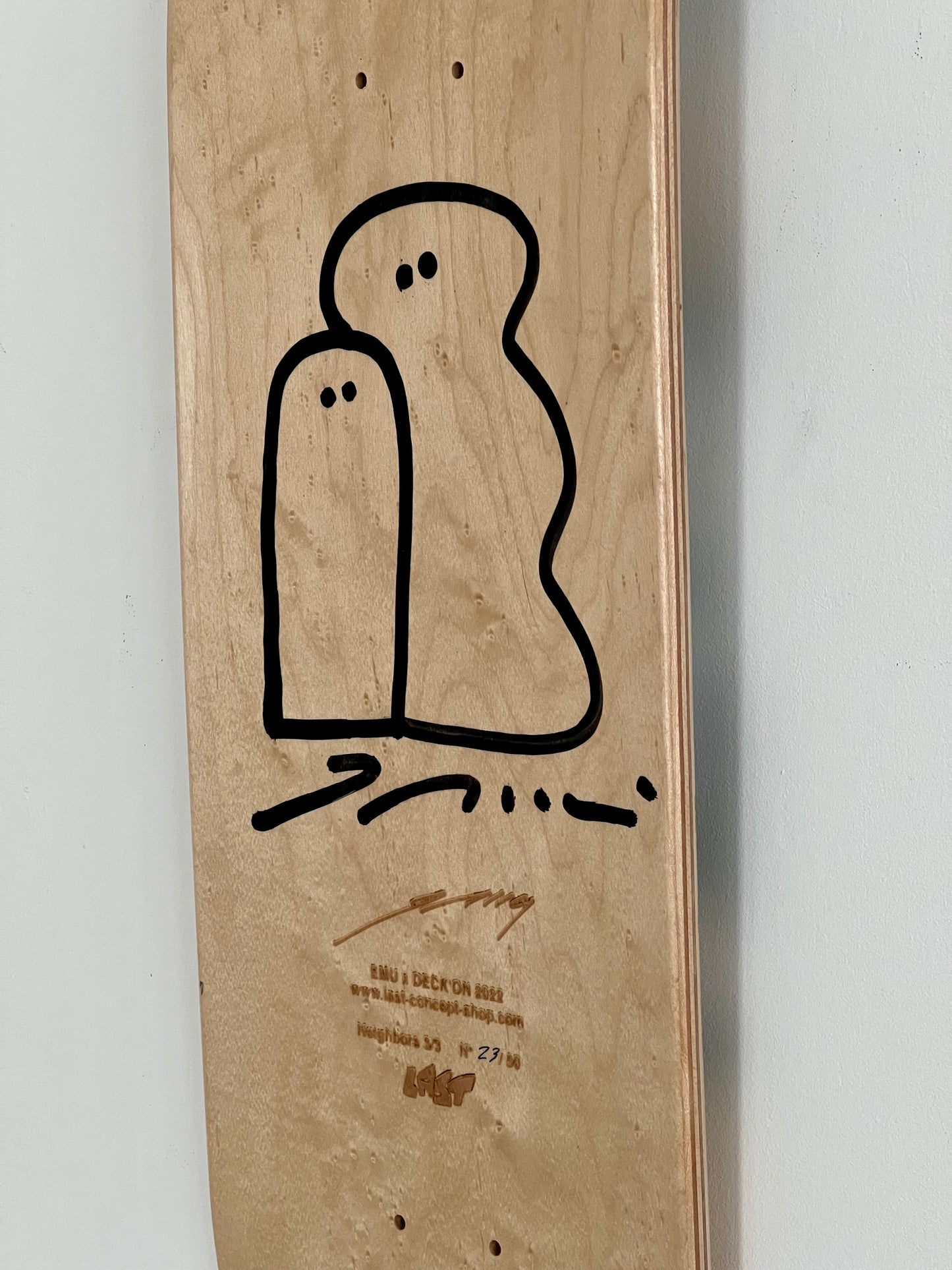 ÉMU SIGNÉ Neighbours n•7 - Deck'On - 1 skateboard