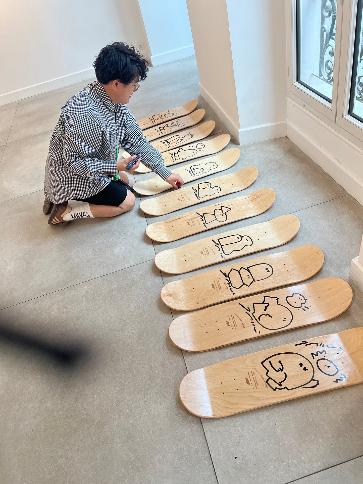 ÉMU SIGNÉ Neighbours n•3 - Deck'On - 1 skateboard