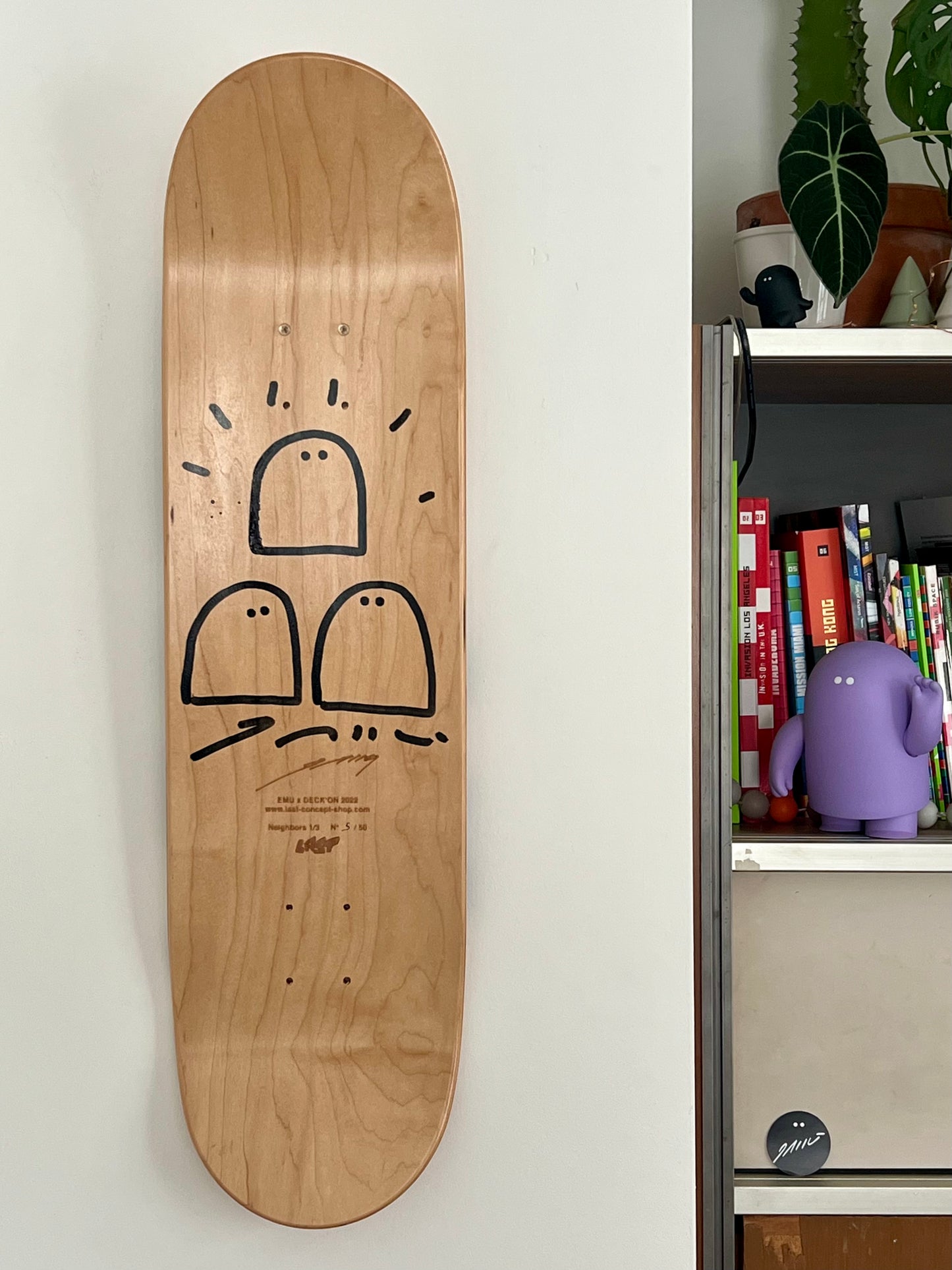 ÉMU SIGNÉ Neighbours n•6 - Deck'On - 1 skateboard