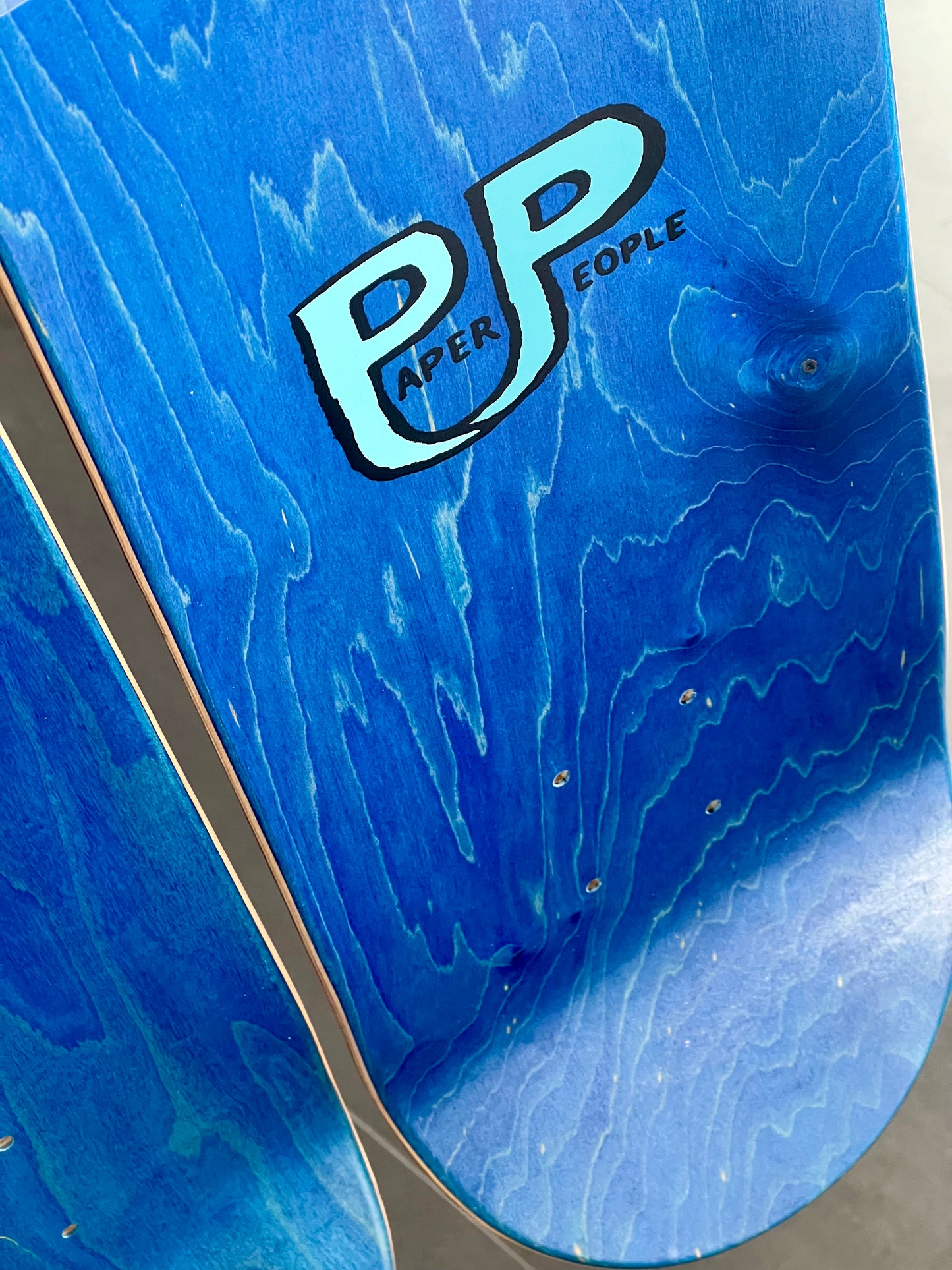 ジャン・ジュリアン - 紙の人物三連画（スケートボード 3 枚）