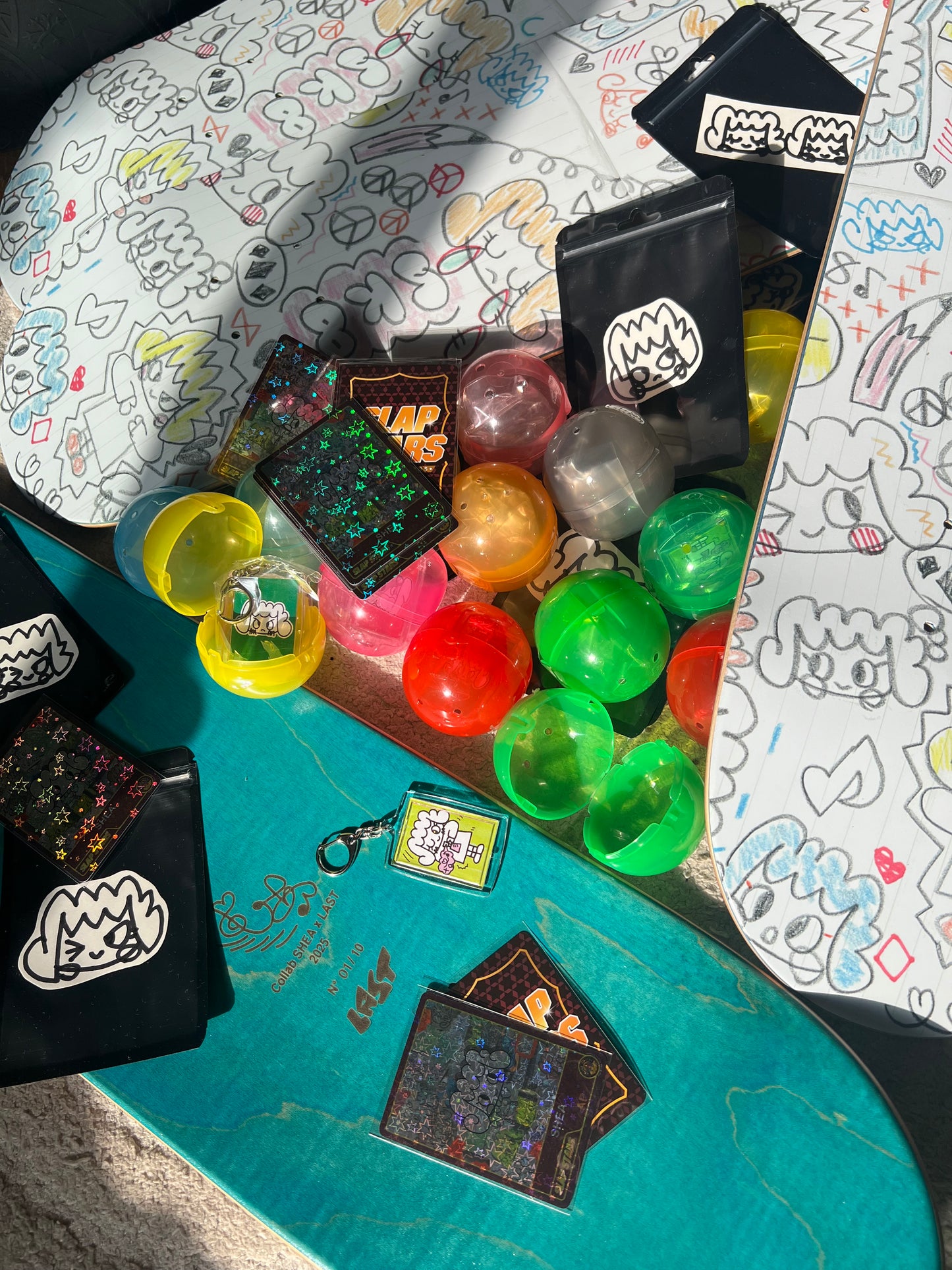 .SHEA - ensemble avec skateboard + goodies