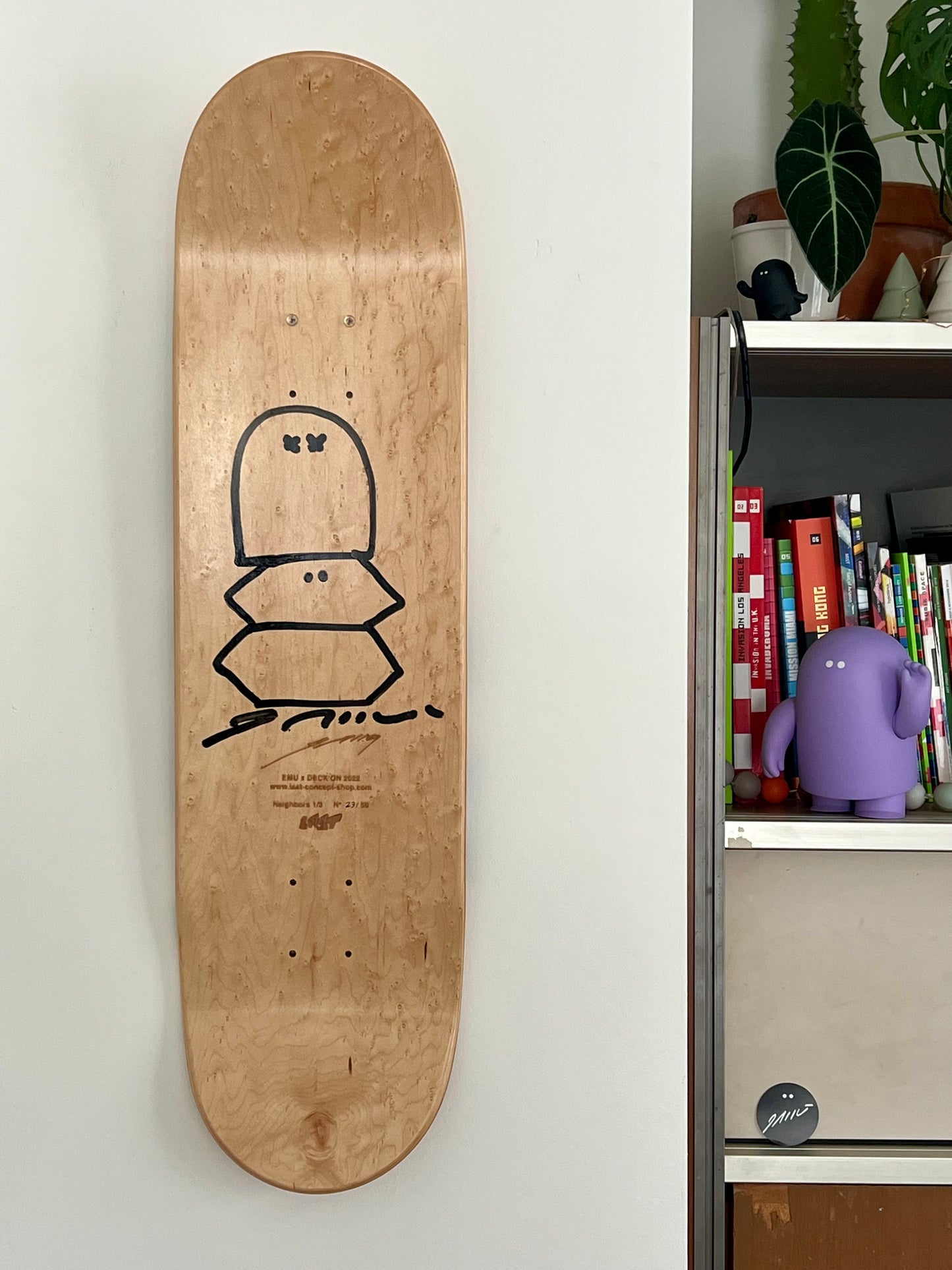 ÉMU SIGNÉ Neighbours n•2 - Deck'On - 1 skateboard