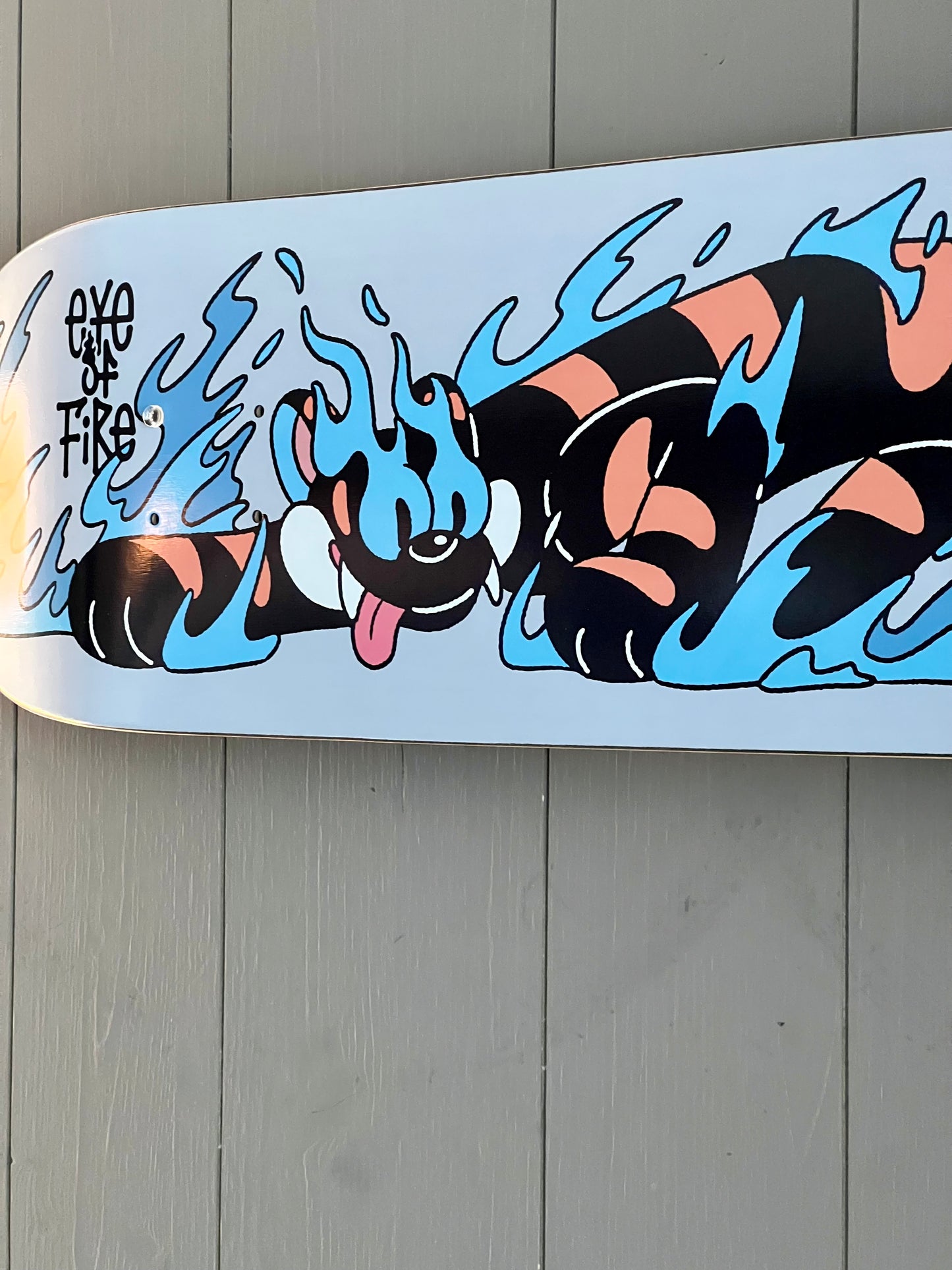 Eye of fire - ↔️ - 1 skateboard