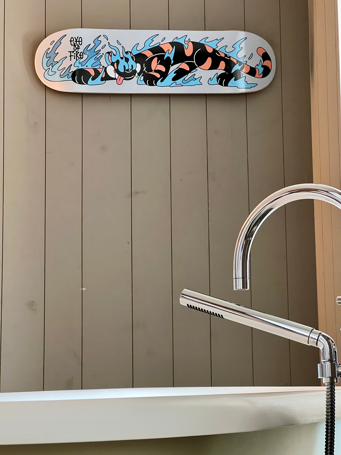 Eye of fire - ↔️ - 1 skateboard