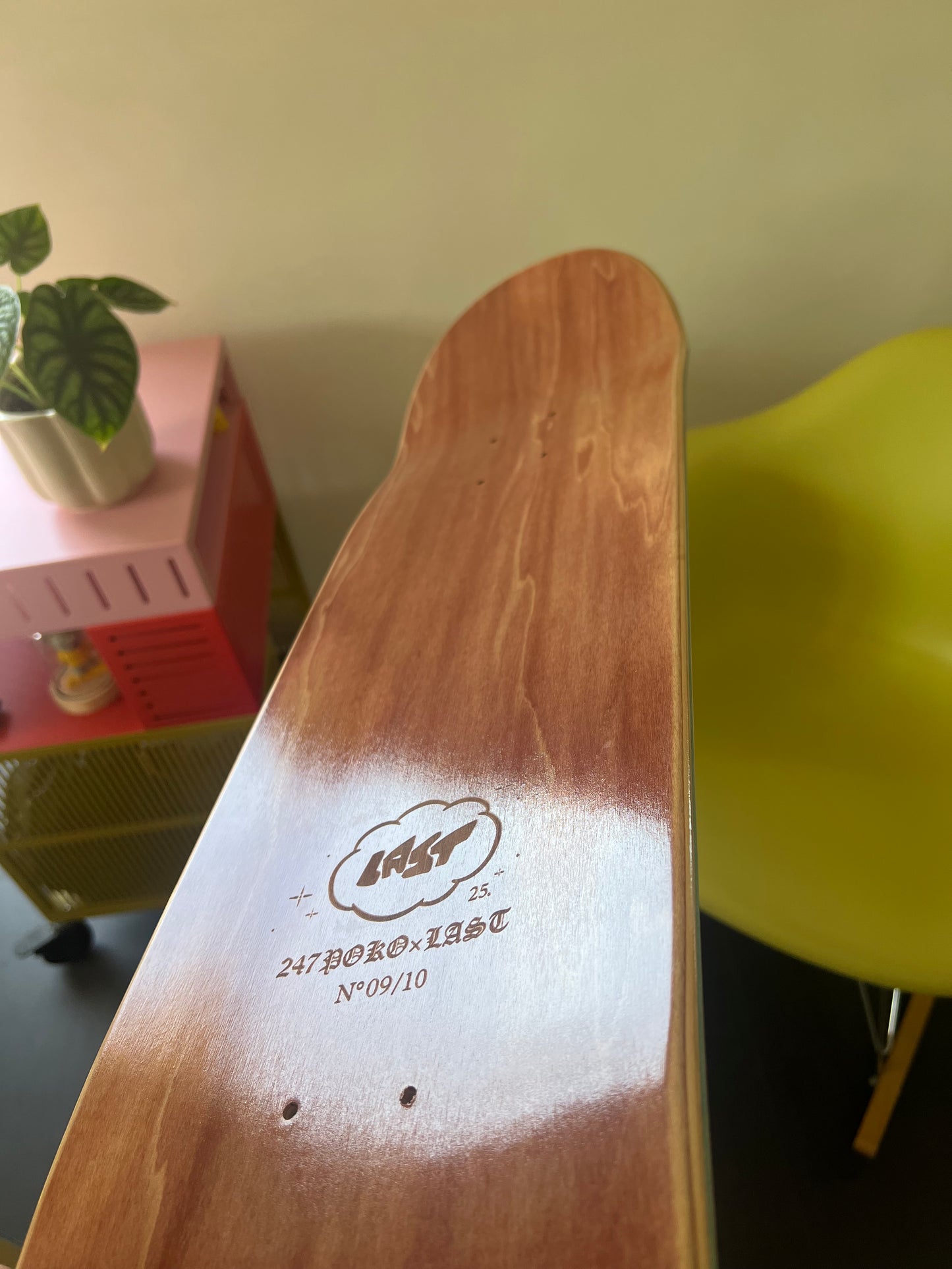 247POKO - 1 skateboard