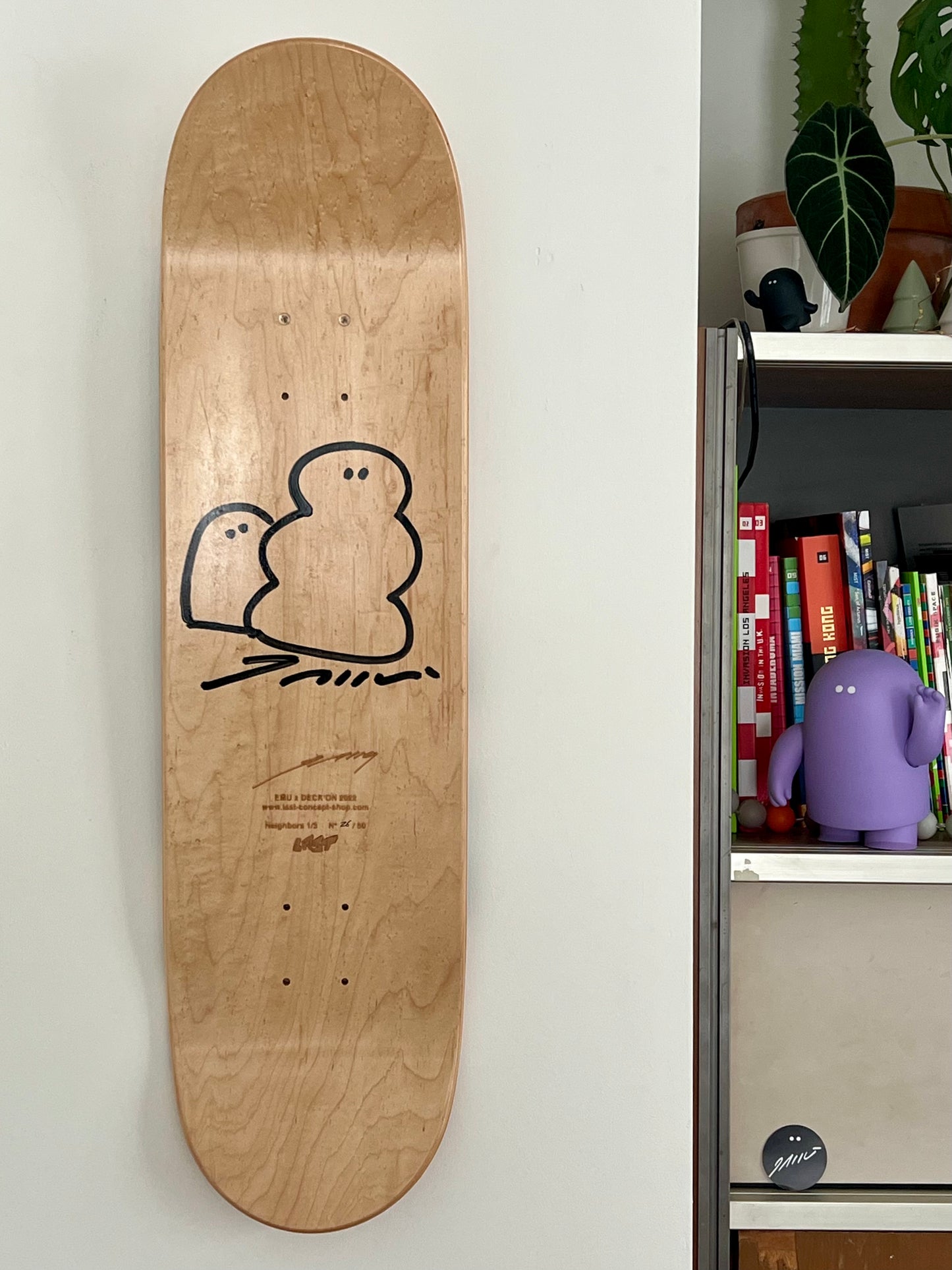 ÉMU SIGNÉ Neighbours n•3 - Deck'On - 1 skateboard