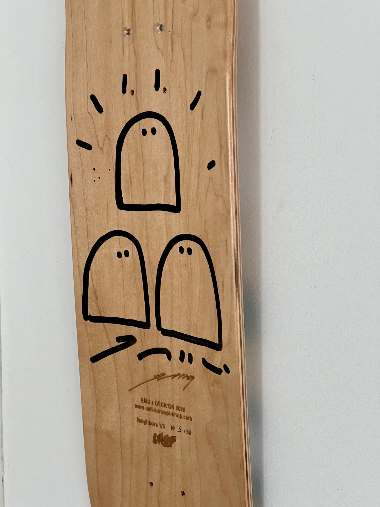 ÉMU SIGNÉ Neighbours n•6 - Deck'On - 1 skateboard